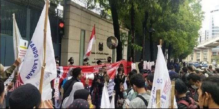 Massa Aksi Bela UAS di Kedubes Singapura Tuntut Permintaan Maaf