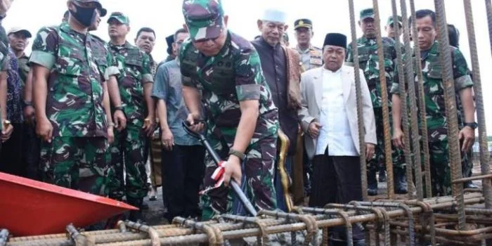 Trah ke-15 Syarif Hidayatullah KSAD Dudung Abdurrachman Bangun Masjid Syarif Abdurahman di Gunung Jati