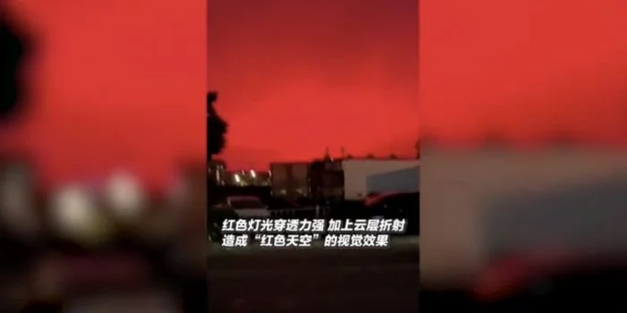 Pemandangan Langit Berubah Jadi Merah Seperti Darah di China