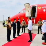 Kunker ke Ende, Jokowi Terbang Bersama Pesawat RJ-85 Era Pak Harto