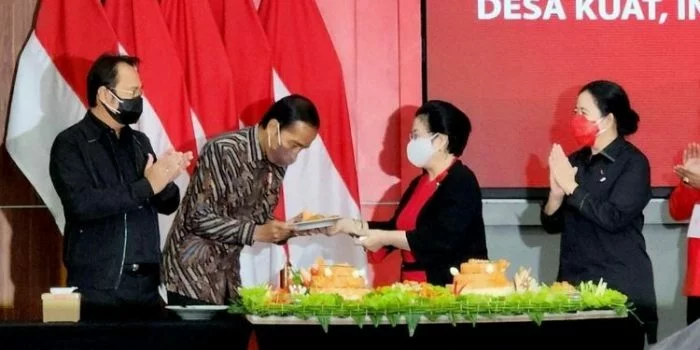 Tumpeng dari Megawati Soekarnoputri, Jokowi: Seumur-umur Saya Tidak Pernah Berulang Tahun