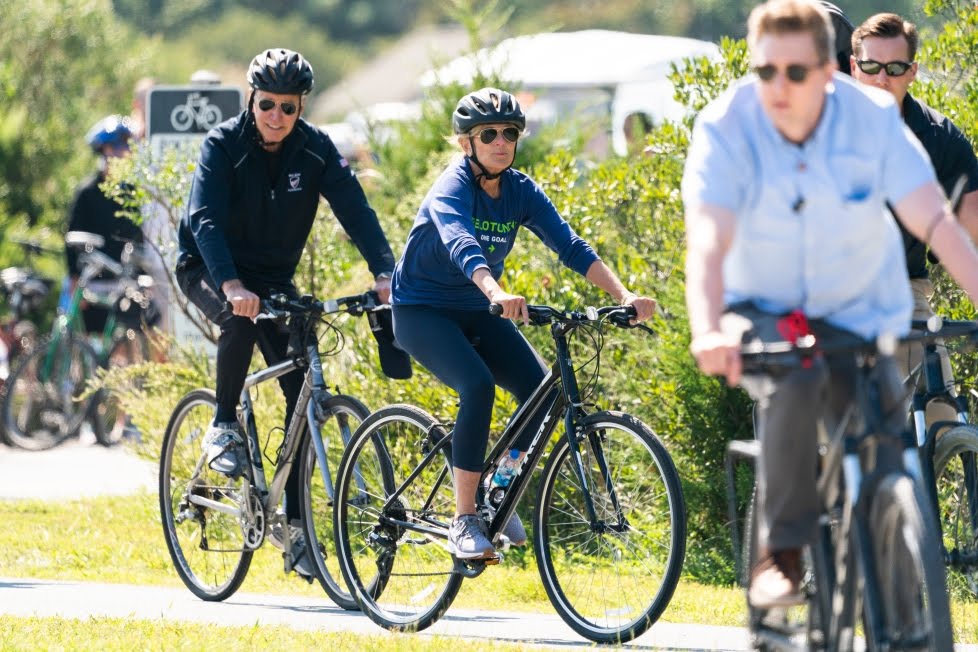 Joe Biden Dievakuasi Usai Satu Pesawat Asing Melintas Tanpa Izin