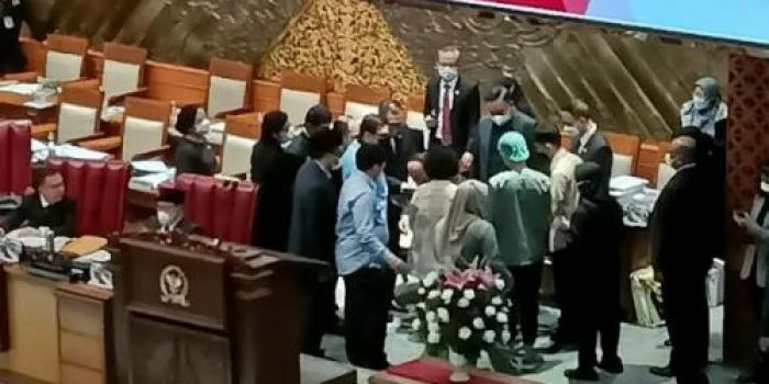 Wakil Ketua Banggar Terjatuh di Rapat Paripurna DPR, Ada Riwayat Hipertensi