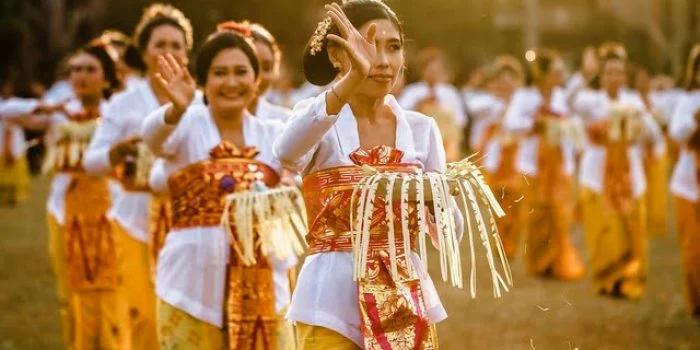 Bersifat Keramat, Berikut Sifat-Sifat Hukum Adat Menurut Pakar