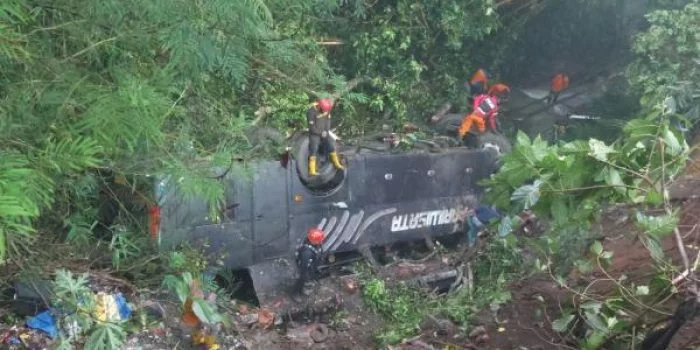 Kapolres Ungkap Sopir Mengantuk Sebabkan Bus Pariwisata Masuk Jurang di Tasikmalaya