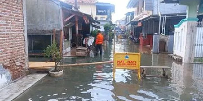 Meski Berangsur Surut, BPBD Kota Cirebon Minta Warga Tetap Waspada