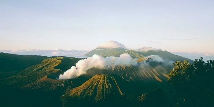 Kitab Tantupagelaran: Bumi Miring Penyebabnya Gunung Meru di India Terlalu Berat, Akhirnya Pindah ke Tanah Jawa