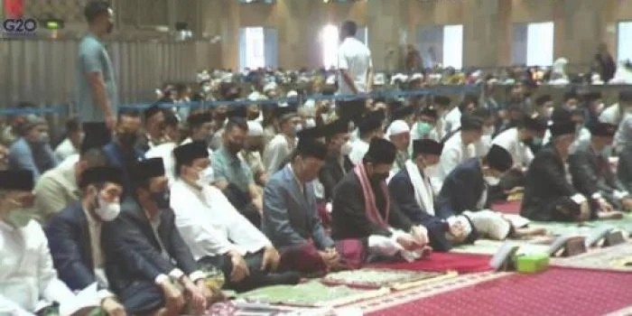 Didampingi Prabowo Subianto, Joko Widodo Sholat Idul Adha di Masjid Istiqlal