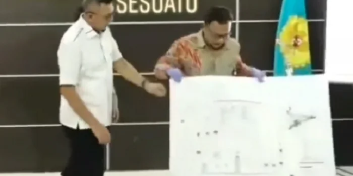 Moment Komisioner Komnas HAM Melipat Kertas untuk Menutupi Sesuatu