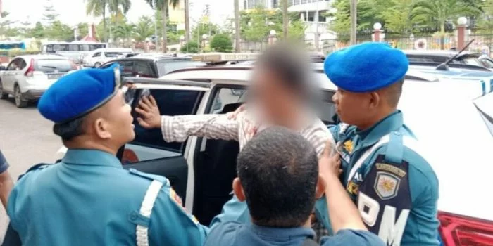 Diduga Mabuk hingga Tabrak Mobil Dinas TNI, Polda Kepri: AKP R Akan Disidang Kode Etik