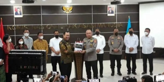 Komnas HAM Ungkap Ponsel Yosua Sempat Diganti Sebelum Diserahkan ke Pihak Kepolisian