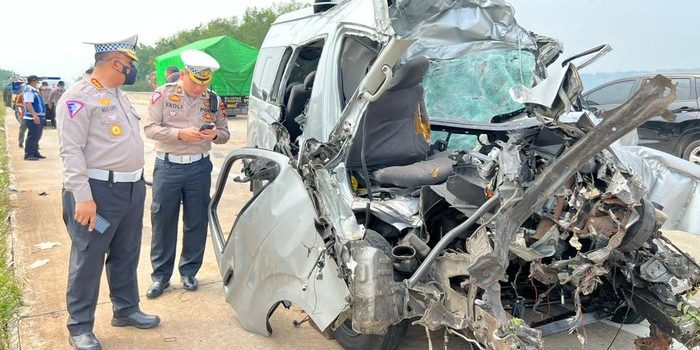 Kecelakaan Maut di KM 375 Ruas Tol Semarang-Batang, 7 Tewas