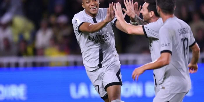 Paris Saint-Germain Unggul 3-0, Duet Kylian Mbappe-Lionel Messi Bikin Gigit Jari Nantes