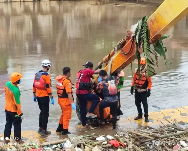 Adzra Nabila Terseret Banjir Ditemukan di BKB Jakarta Barat Hanyut 30 Km dari Tanah Sereal Bogor