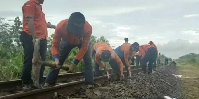 Perjalanan KA Lintas Selatan Terhambat, Ada Amblesan di Wilayah Cilacap