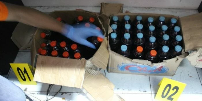 Polisi Temukan 46 Botol Berukuran 550 ml Diduga Miras di Area Stadion Kanjuruhan