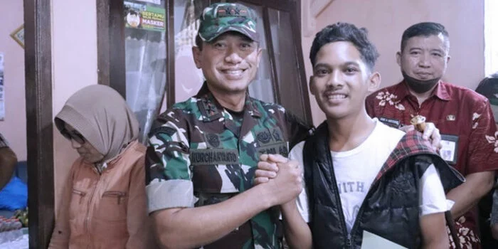 Temui Korban Tendangan 'Kungfu' Anggota TNI Minta Maaf