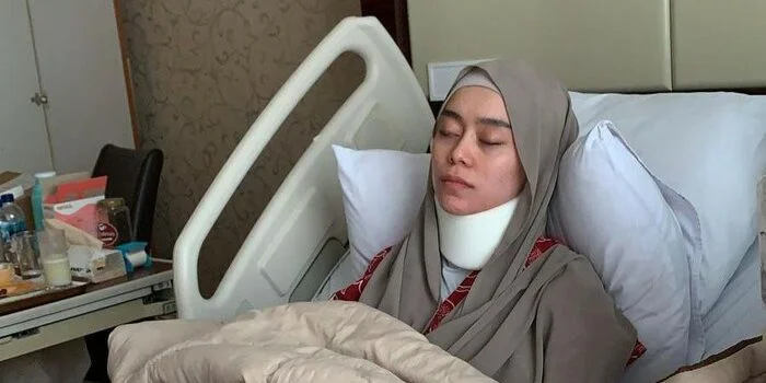 Lesti Kejora Dikabarkan Alami Kerongkongan Geser Diduga Efek Dicekik Rizky Billar