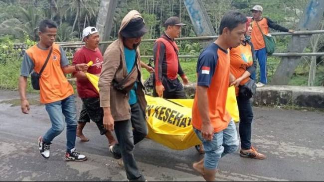 Jasad Pria Tangan Terikat Borgol Bagian Kelamin Tidak Ada Ditemukan di Sungai Ciwulan