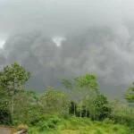 Erupsi Semeru Bikin Jepang Waspada, Benarkah?