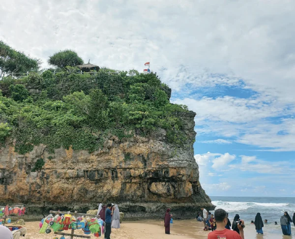 Pantai Drini Yogyakarta, Ketenangan yang Menghilangkan Rasa Lelah