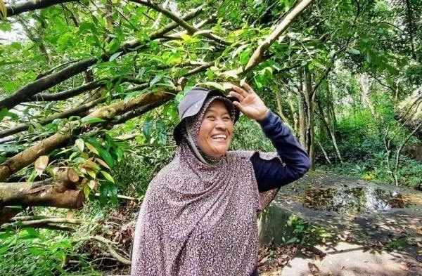 Mengenal Sri Hartini Penjaga Hutan Adat Wonosadi