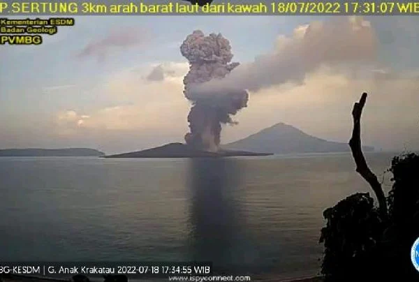 PVMBG Catat 21 Letusan Gunung Anak Krakatau dalam 2 Hari Terakhir