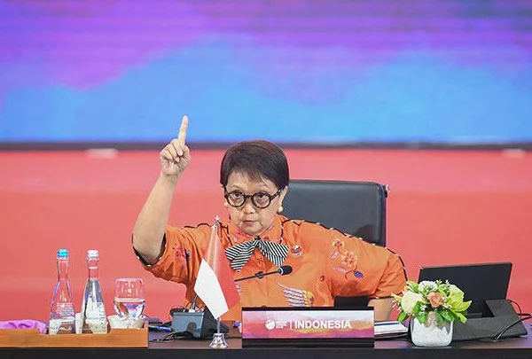 Retno Marsudi akan Membahas Pengungsi Rohingya di Jenewa