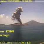 Gunung Anak Krakatau Dua Kali Erupsi, Keluarkan Abu 357 Meter di atas Permukaan Laut