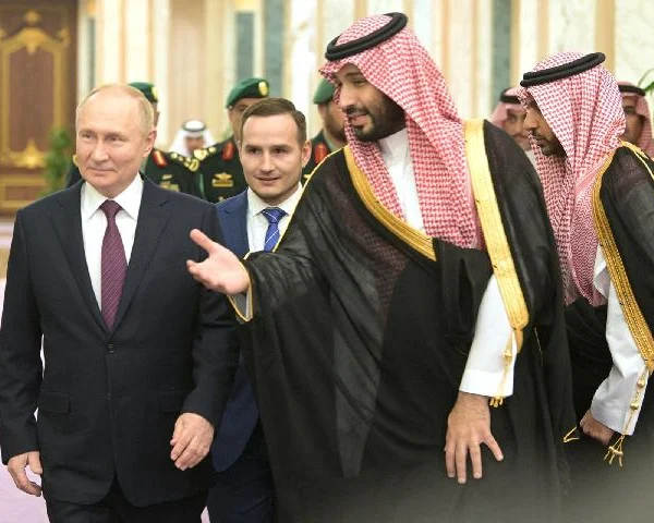 Rusia dan Arab Saudi Mendesak Semua Negara OPEC+ untuk Bergabung dalam Pengurangan Minyak