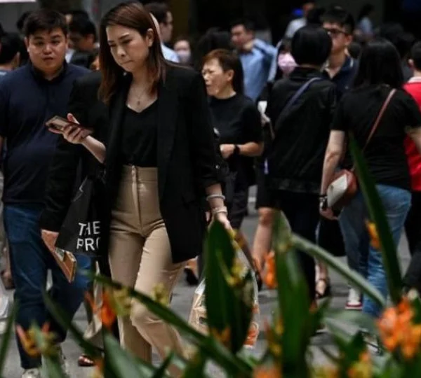 Para Pakar: Semakin banyak profesional muda di Singapura yang mengambil istirahat panjang untuk memulihkan tenaga