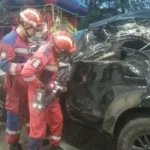 2 Tewas, Fortuner Tabrak Truk di Tol Jagorawi KM36