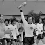 Franz Beckenbauer, 'Der Kaiser' Legenda Libero Meninggal di Usia 78 Tahun