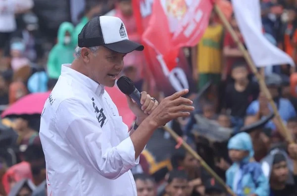 Ganjar Pranowo Singgung Jenderal yang Dulu Hukum Prabowo Subianto Soal Dugaan Pelanggaran HAM, tapi Kini Dukung 02