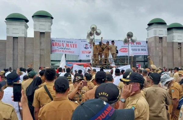 Tuntut Revisi UU Desa, Massa Asosiasi Pemerintah Desa Seluruh Indonesia Bubarkan Diri Usai Ada Kesepakatan dengan DPR