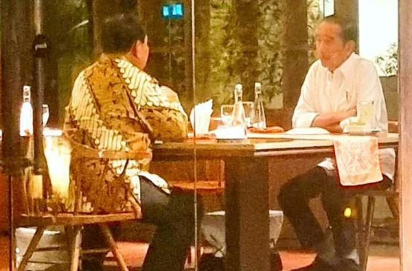 Beredar Foto Prabowo-Jokowi Rileks di Resto Malam Ini, Adakah Sinyal Dukungan di Pilpres 2024?