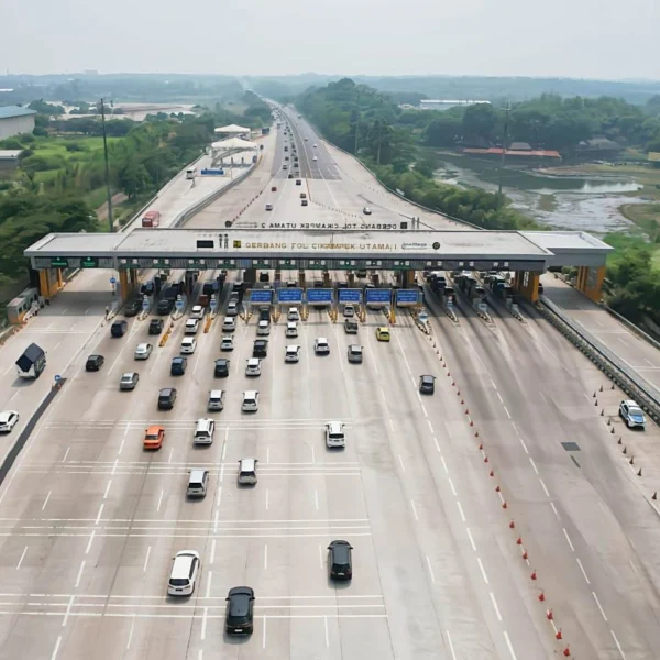 Jelang Libur Isra Mikraj-Imlek Volume Kendaraan dari Jakarta Menuju Bandung dan Jawa Tengah Meningkat di Ruas Tol Japek