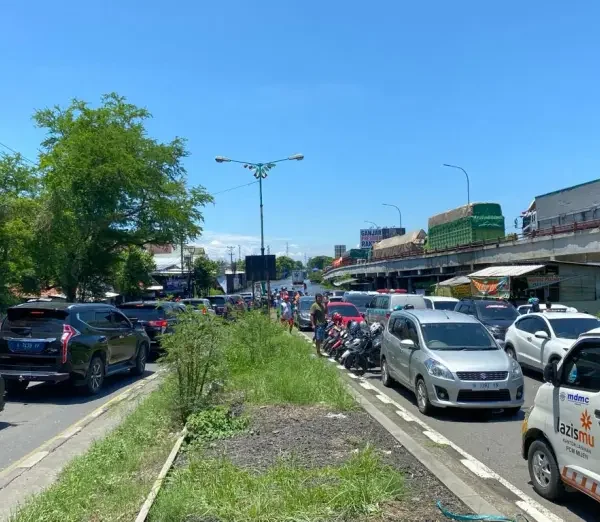 Tanggul Sungai Wulan Jebol di Demak, Jalur Pantura Menuju Semarang Lumpuh Total