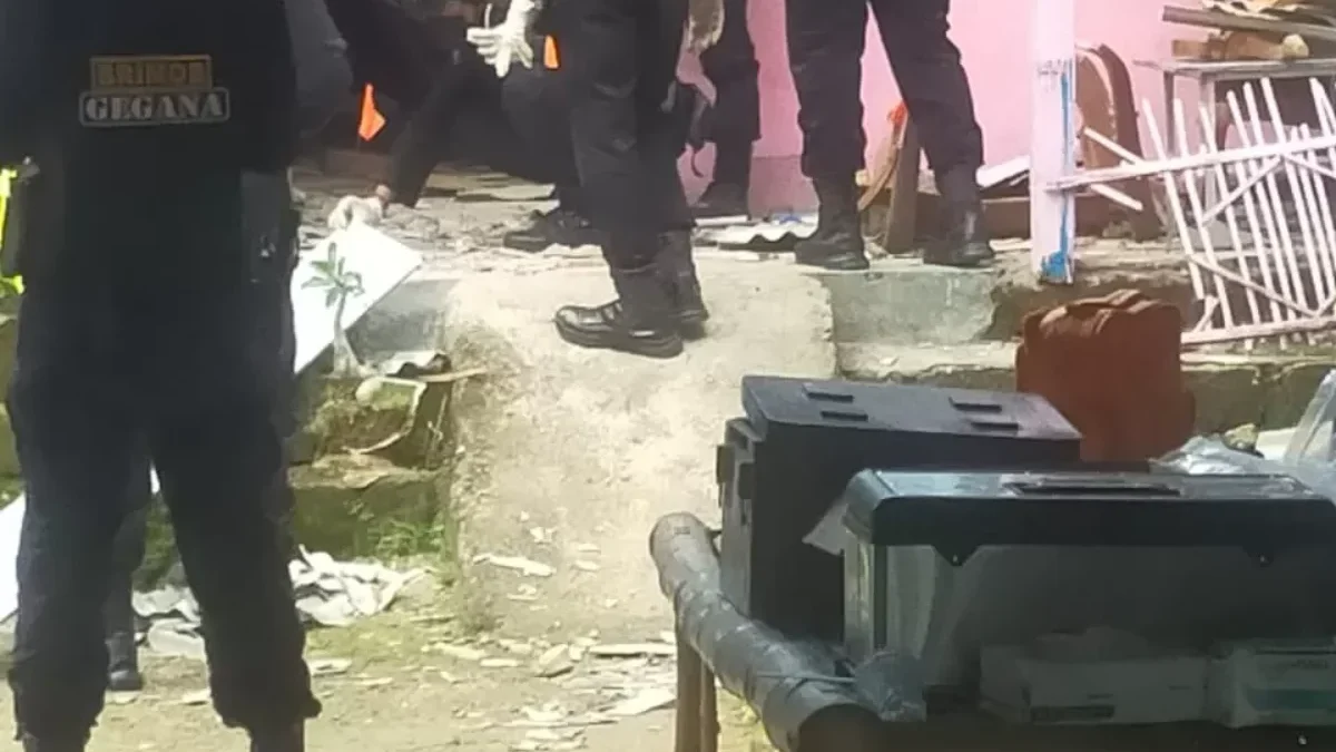 Polisi Dalami Peristiwa Ledakan Bom di Rumah Ketua KPPS di Pamekasan