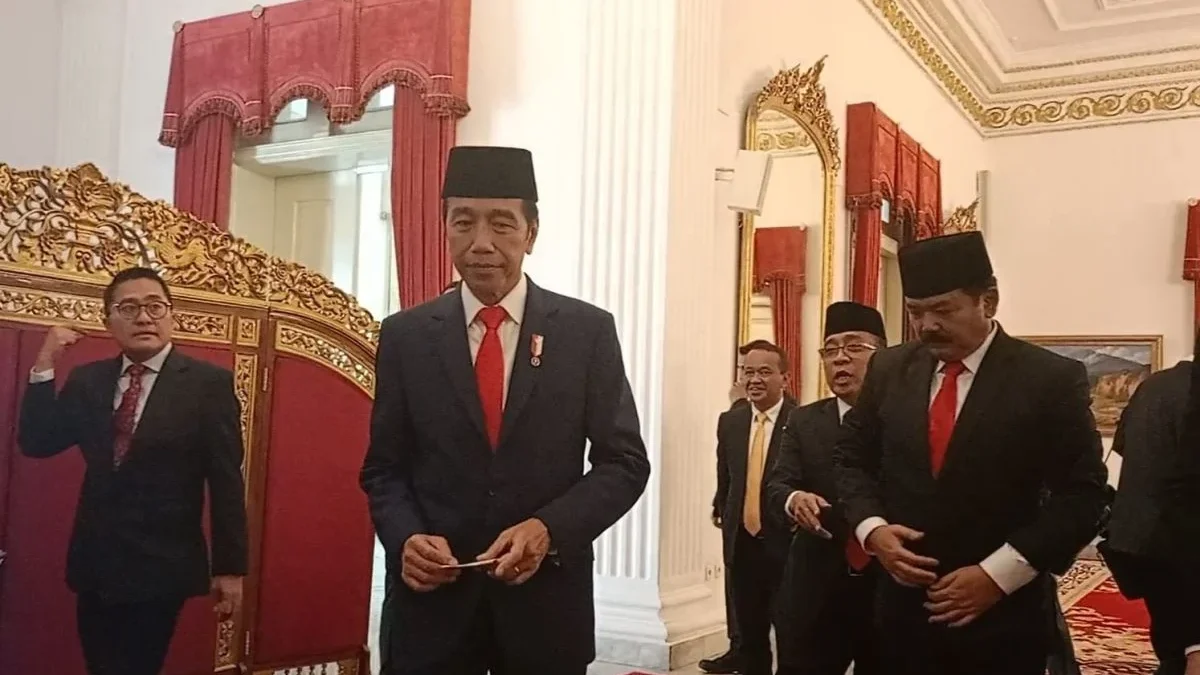 Pesan Khusus Jokowi ke Menko Polhukam Hadi Tjahjanto