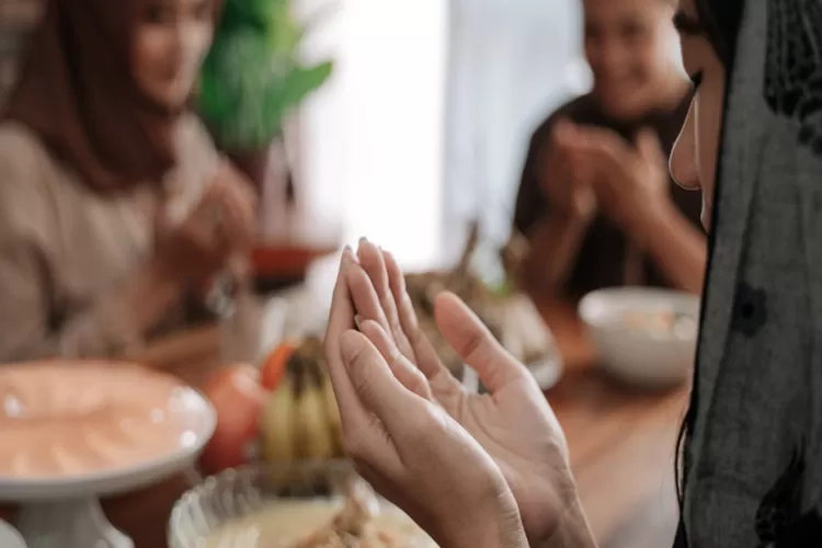 Bacaan Niat Sahur, Doa Setelah Makan Sahur dan Waktu Mustajab untuk Berdoa