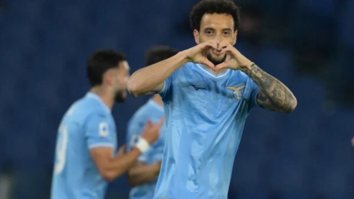 Selebrasi pemain Lazio, Felipe Anderson yang mencetak gol pembuka dalam pertandingan menghadapi Salernitana, S