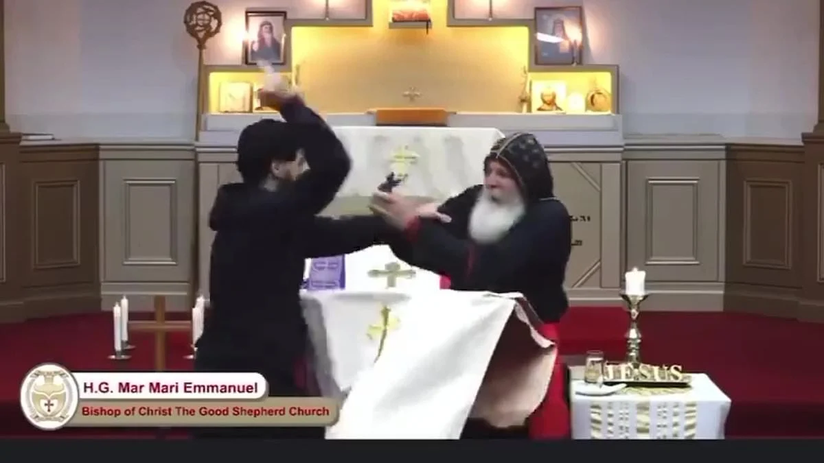 Gambar dari rekaman video yang memperlihatkan seorang pria menyerang pendeta di Gereja Christ the Good Shepher