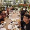 Auto Raya Cirebon bersama Heru Subagia bukber di Hotel Aston