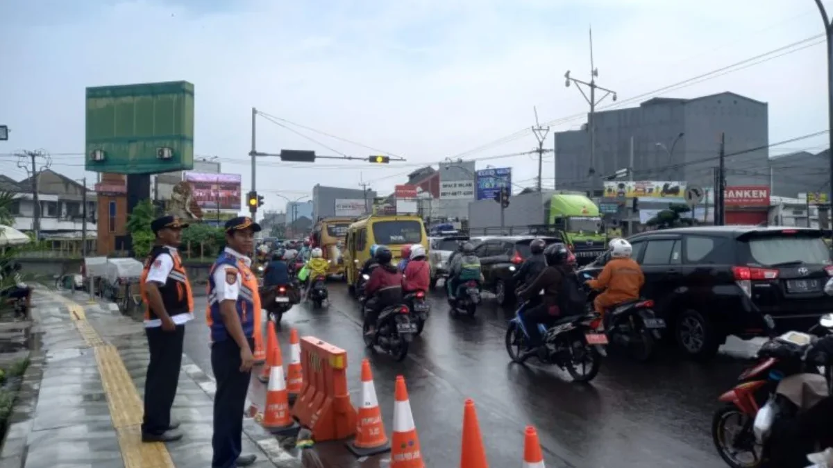 Imbas dari diberlakukannya sistem one way di ruas tol dari kilometer 72 Cipali hingga kilometer 414 Kalikangku