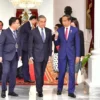 Presiden Jokowi saat menerima kunjungan kehormatan Menteri Luar Negeri Republik Rakyat Tiongkok (RRT) Wang Yi