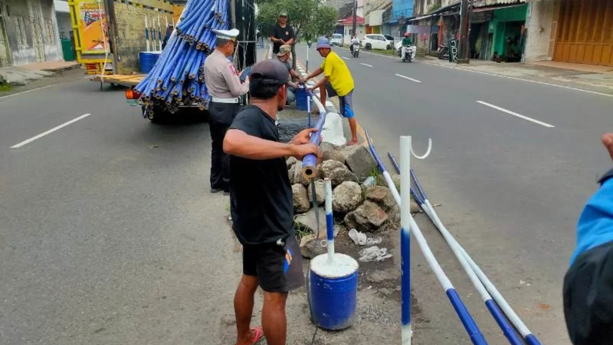 Sebanyak 38 titik putar balik atau U-Turn di sepanjang jalur pantura Kabupaten Cirebon antara Ciwaringin-Losar