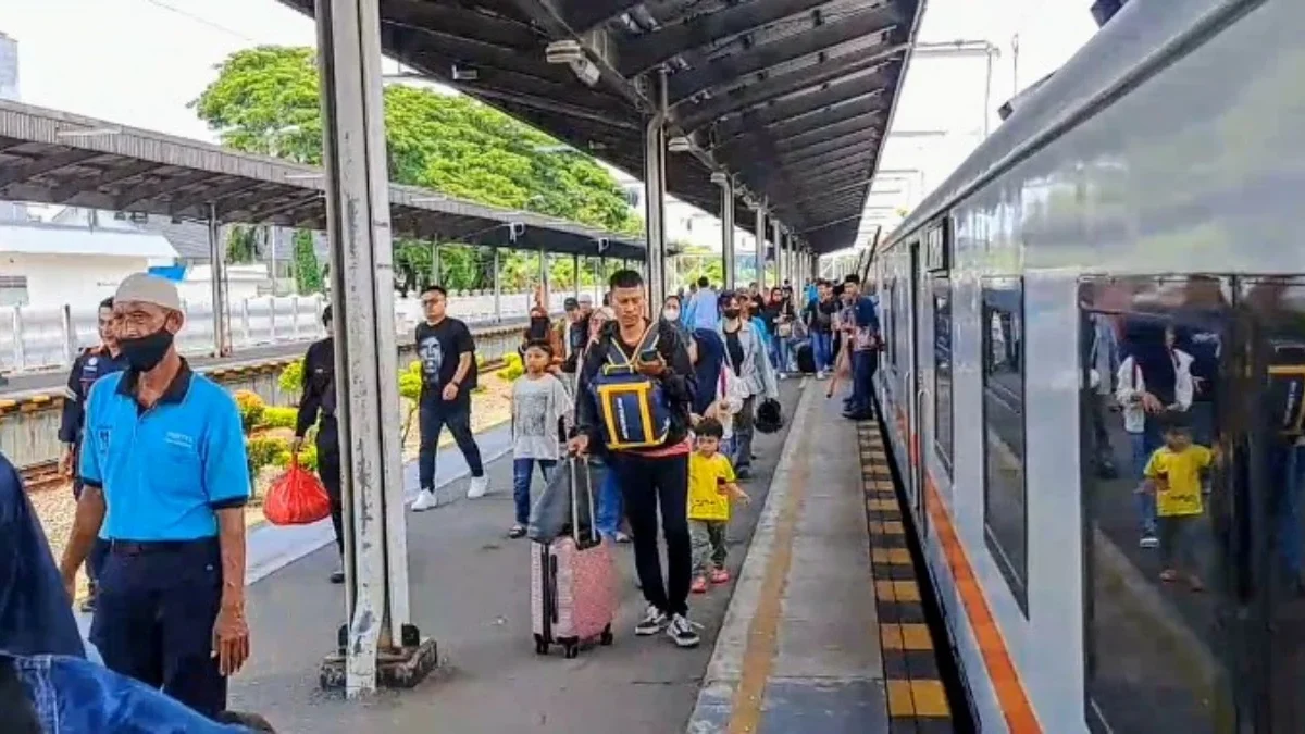 Daop 3 Cirebon menyediakan sebanyak 91.720 tempat duduk untuk keberangkatan dari Stasiun di wilayah Daop 3 Cir