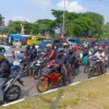 Pemudik motoris mulai padati Pantura Cirebon Jawa Barat.