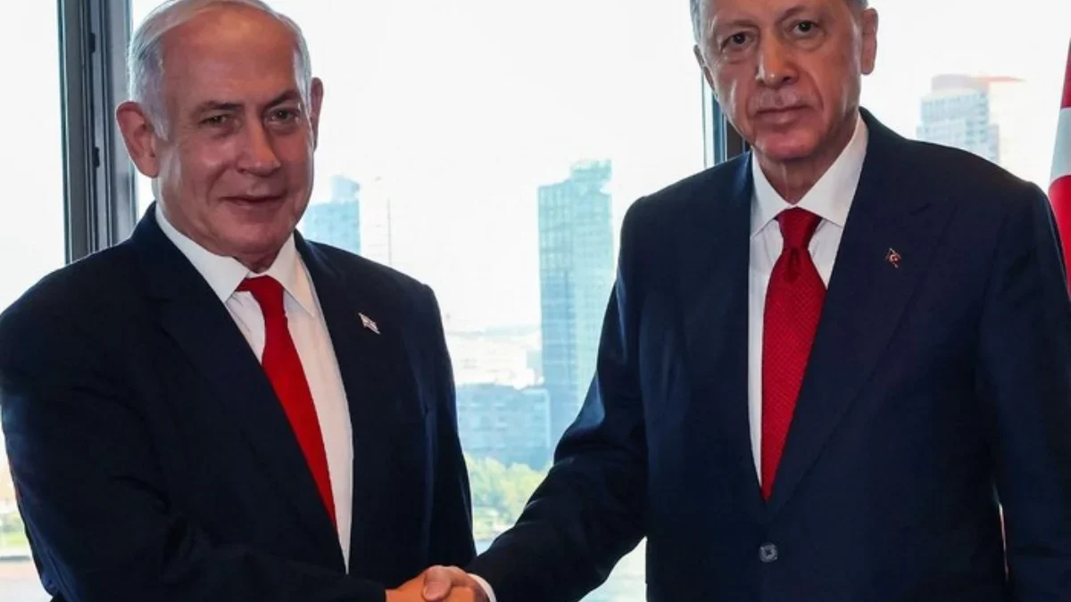 Netanyahu dan Erdogan saat bertemu di sela-sela Sidang Majelis Umum PBB pada September lalu (dok. AFP PHOTO/TU